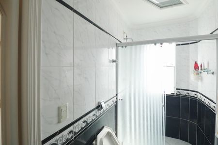 Casa à venda com 175m², 3 quartos e 3 vagasBanheiro da Suíte