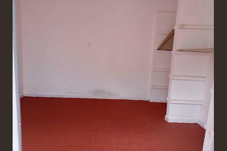 Casa à venda com 180m², 3 quartos e sem vaga Casa à venda com 180m², 3 quartos e sem vagaQuarto