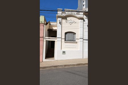 Fachada de casa à venda com 3 quartos, 180m² em Centro , Campinas