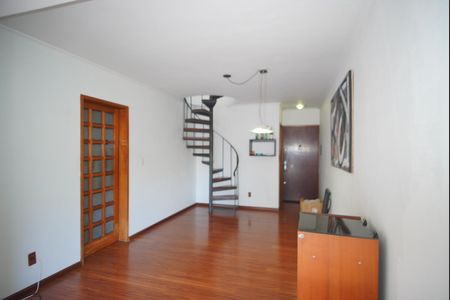 Sala de apartamento à venda com 2 quartos, 130m² em Petrópolis, Porto Alegre
