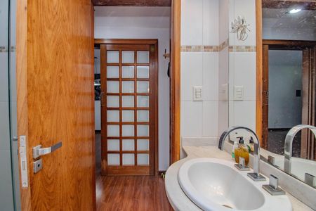 Apartamento à venda com 130m², 2 quartos e 2 vagas Apartamento à venda com 130m², 2 quartos e 2 vagasBanheiro