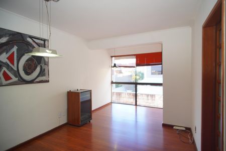 Sala de apartamento à venda com 2 quartos, 130m² em Petrópolis, Porto Alegre