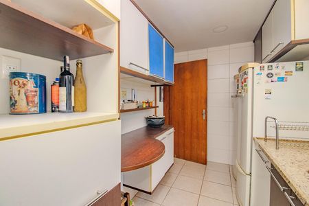 Apartamento à venda com 130m², 2 quartos e 2 vagas Apartamento à venda com 130m², 2 quartos e 2 vagasCozinha e Área de Serviço