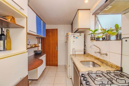 Apartamento à venda com 130m², 2 quartos e 2 vagas Apartamento à venda com 130m², 2 quartos e 2 vagasCozinha e Área de Serviço
