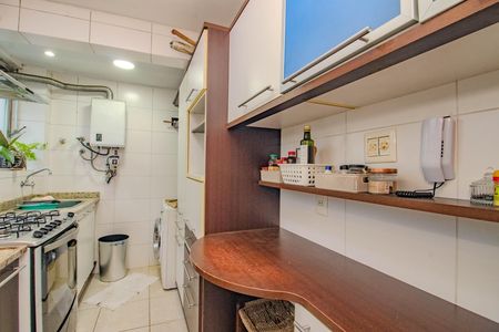 Apartamento à venda com 130m², 2 quartos e 2 vagas Apartamento à venda com 130m², 2 quartos e 2 vagasCozinha e Área de Serviço