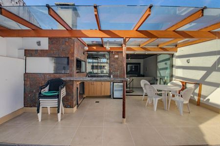 Apartamento à venda com 130m², 2 quartos e 2 vagas Apartamento à venda com 130m², 2 quartos e 2 vagasCobertura - Varanda