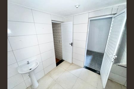 Casa para alugar com 32m², 1 quarto e sem vaga Casa para alugar com 32m², 1 quarto e sem vagaBanheiro