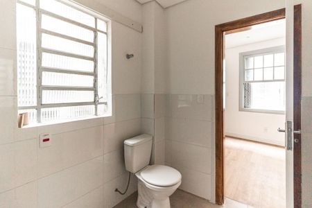 Banheiro de apartamento para alugar com 1 quarto, 47m² em Santa Ifigênia, São Paulo