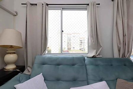Sala de apartamento para alugar com 3 quartos, 55m² em Humaitá, Porto Alegre