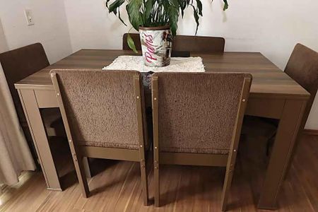 Sala de apartamento para alugar com 3 quartos, 55m² em Humaitá, Porto Alegre