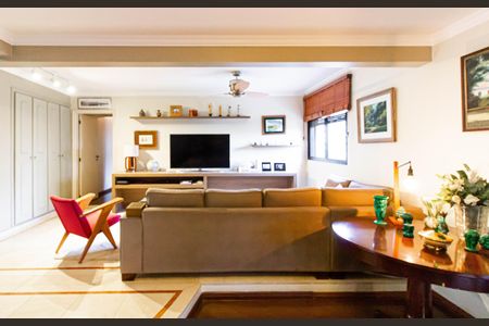 Apartamento à venda com 213m², 3 quartos e 3 vagas Apartamento à venda com 213m², 3 quartos e 3 vagasSala