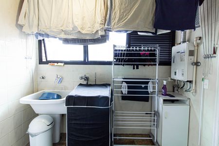 Apartamento à venda com 213m², 3 quartos e 3 vagas Apartamento à venda com 213m², 3 quartos e 3 vagasÁrea de Serviço