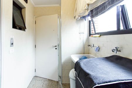 Apartamento à venda com 213m², 3 quartos e 3 vagas Apartamento à venda com 213m², 3 quartos e 3 vagasÁrea de Serviço