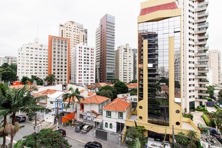 Apartamento à venda com 213m², 3 quartos e 3 vagas Apartamento à venda com 213m², 3 quartos e 3 vagasVista