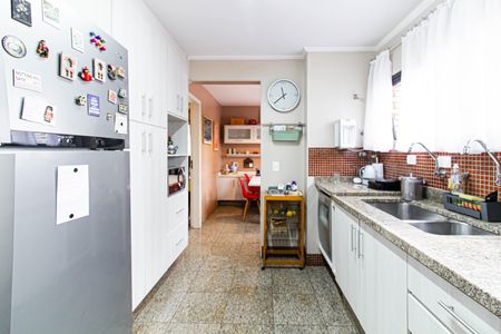 Apartamento à venda com 213m², 3 quartos e 3 vagas Apartamento à venda com 213m², 3 quartos e 3 vagasCozinha