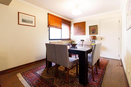 Apartamento à venda com 213m², 3 quartos e 3 vagas Apartamento à venda com 213m², 3 quartos e 3 vagasSala de Jantar