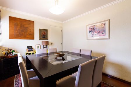 Apartamento à venda com 213m², 3 quartos e 3 vagas Apartamento à venda com 213m², 3 quartos e 3 vagasSala de Jantar