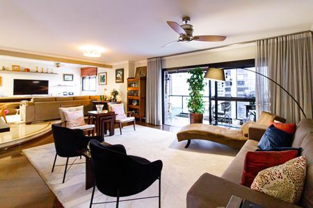 Apartamento à venda com 213m², 3 quartos e 3 vagas Apartamento à venda com 213m², 3 quartos e 3 vagasSala
