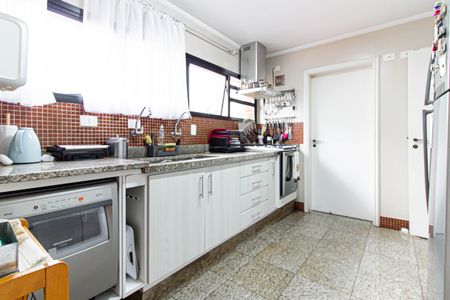 Apartamento à venda com 213m², 3 quartos e 3 vagas Apartamento à venda com 213m², 3 quartos e 3 vagasCozinha