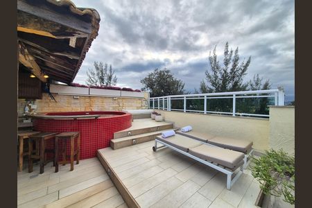 Apartamento à venda com 235m², 2 quartos e 3 vagas