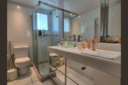 Apartamento à venda com 235m², 2 quartos e 3 vagas