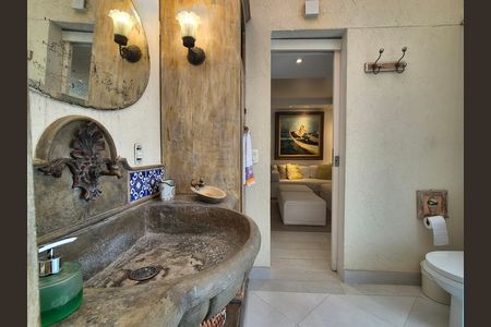 Apartamento à venda com 235m², 2 quartos e 3 vagas