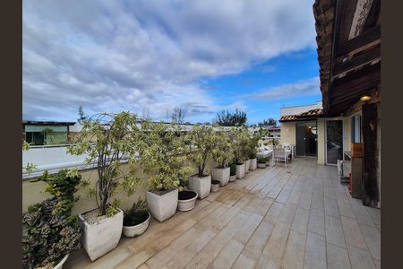 Apartamento à venda com 235m², 2 quartos e 3 vagas
