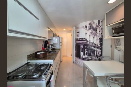 Apartamento à venda com 235m², 2 quartos e 3 vagas