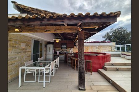 Apartamento à venda com 235m², 2 quartos e 3 vagas