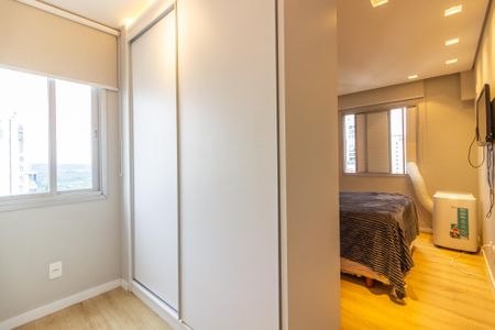 Apartamento à venda com 72m², 1 quarto e 2 vagas Apartamento à venda com 72m², 1 quarto e 2 vagasCloset da suíte