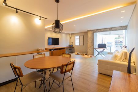 Sala de apartamento à venda com 1 quarto, 72m² em Vila Madalena, São Paulo
