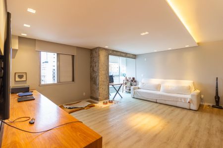 Sala de apartamento à venda com 1 quarto, 72m² em Vila Madalena, São Paulo