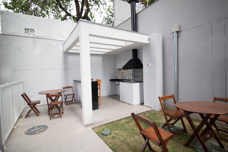 Apartamento para alugar com 28m², 2 quartos e sem vaga Apartamento para alugar com 28m², 2 quartos e sem vagaÁrea comum - Churrasqueira