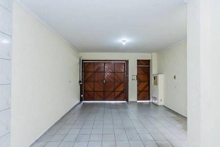 Casa à venda com 200m², 3 quartos e 5 vagas Casa à venda com 200m², 3 quartos e 5 vagasGaragem