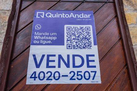Casa à venda com 200m², 3 quartos e 5 vagas Casa à venda com 200m², 3 quartos e 5 vagasPlaca