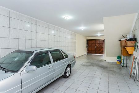 Casa à venda com 200m², 3 quartos e 5 vagas Casa à venda com 200m², 3 quartos e 5 vagasGaragem