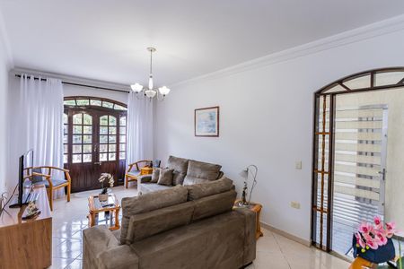 Casa à venda com 200m², 3 quartos e 5 vagas Casa à venda com 200m², 3 quartos e 5 vagasSala