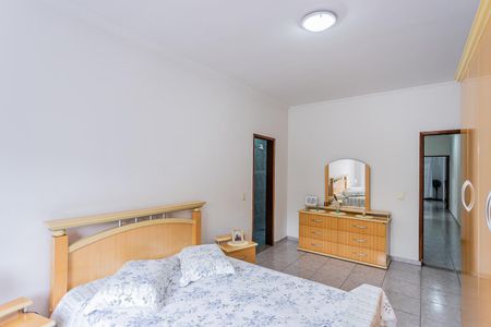 Casa à venda com 200m², 3 quartos e 5 vagas Casa à venda com 200m², 3 quartos e 5 vagasSuite