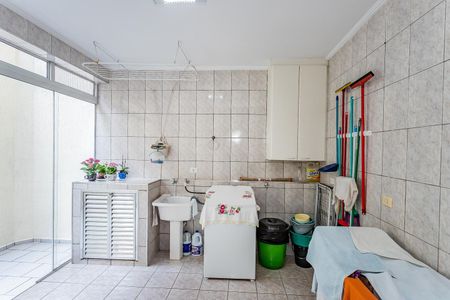 Casa à venda com 200m², 3 quartos e 5 vagas Casa à venda com 200m², 3 quartos e 5 vagasÁrea de Serviço