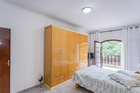 Casa à venda com 200m², 3 quartos e 5 vagas Casa à venda com 200m², 3 quartos e 5 vagasSuite