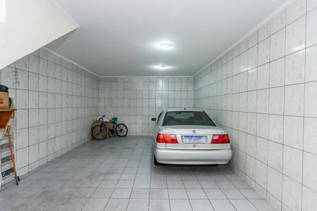 Casa à venda com 200m², 3 quartos e 5 vagas Casa à venda com 200m², 3 quartos e 5 vagasGaragem