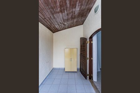 Casa à venda com 200m², 3 quartos e 5 vagas Casa à venda com 200m², 3 quartos e 5 vagasVaranda Quarto 2