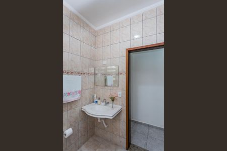 Casa à venda com 200m², 3 quartos e 5 vagas Casa à venda com 200m², 3 quartos e 5 vagasBanheiro social