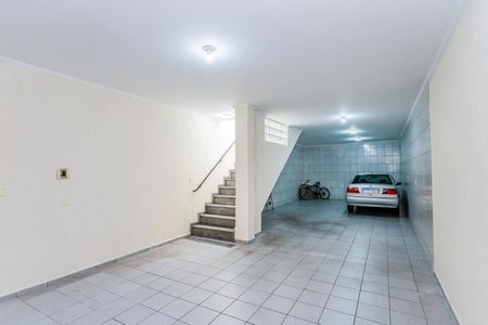 Casa à venda com 200m², 3 quartos e 5 vagas Casa à venda com 200m², 3 quartos e 5 vagasGaragem
