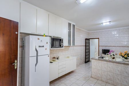 Casa à venda com 200m², 3 quartos e 5 vagas Casa à venda com 200m², 3 quartos e 5 vagasCopa e cozinha