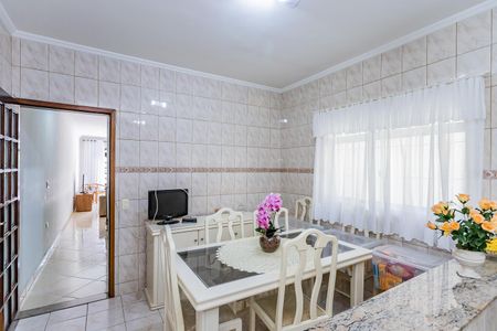 Casa à venda com 200m², 3 quartos e 5 vagas Casa à venda com 200m², 3 quartos e 5 vagasCopa e cozinha