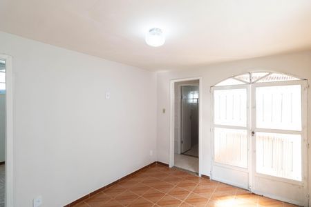 Sala de casa para alugar com 2 quartos, 70m² em Senador Vasconcelos, Rio de Janeiro