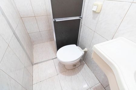 Casa para alugar com 70m², 2 quartos e sem vaga Casa para alugar com 70m², 2 quartos e sem vagaBanheiro