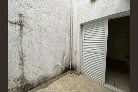 Apartamento à venda com 1300m², 2 quartos e sem vaga Apartamento à venda com 1300m², 2 quartos e sem vagaQuintal