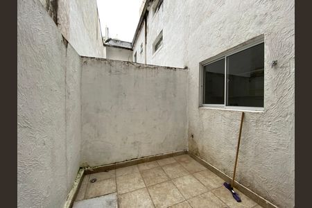 Apartamento à venda com 1300m², 2 quartos e sem vaga Apartamento à venda com 1300m², 2 quartos e sem vagaArea de Serviço